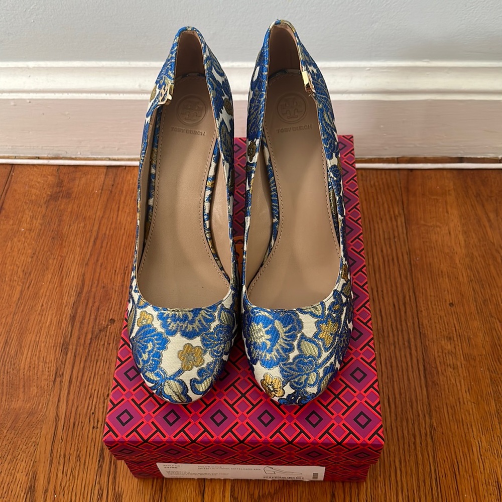 Tory Burch Elizabeth 85MM Round-Toe Pump Metallic Floral Brocade/ Size: 10.5